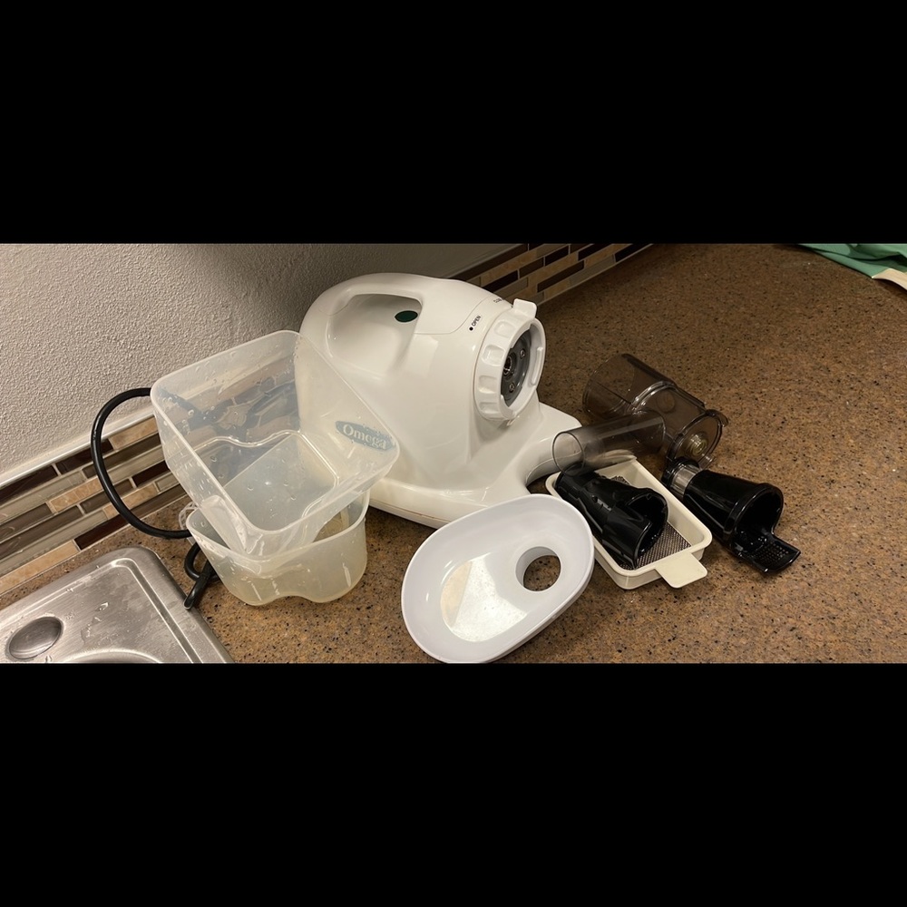 Omega juicer